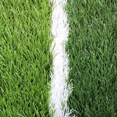 Tỷ lệ khâu 16,5/10cm 50mm Bóng đá Cỏ nhân tạo Cỏ tổng hợp cho sân bóng đá