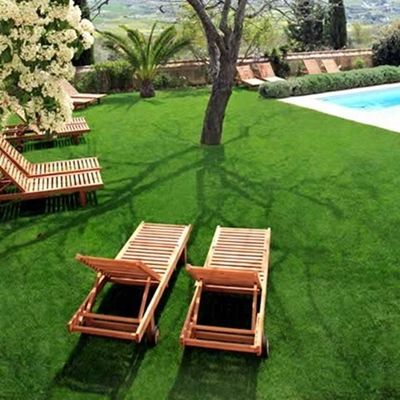 SPU phủ cỏ nhân tạo màu xanh lá cây tự nhiên mềm cho sân vườn ngoài trời