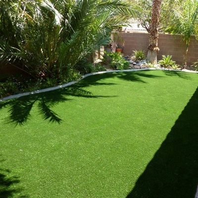 Cỏ nhân tạo trông tự nhiên cho sân vườn và vật nuôi 2m / 4m * 25m 3/8 inch Guage