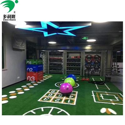 Tùy chỉnh 15mm chiều cao SPU hỗ trợ cỏ nhân tạo cho đường đua xe trượt xe thể thao thiết kế tùy chỉnh