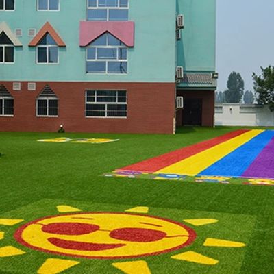 PE PP Hỗ trợ Cỏ nhân tạo Logo Mô hình màu sắc Cỏ tổng hợp thảm bóng đá mini