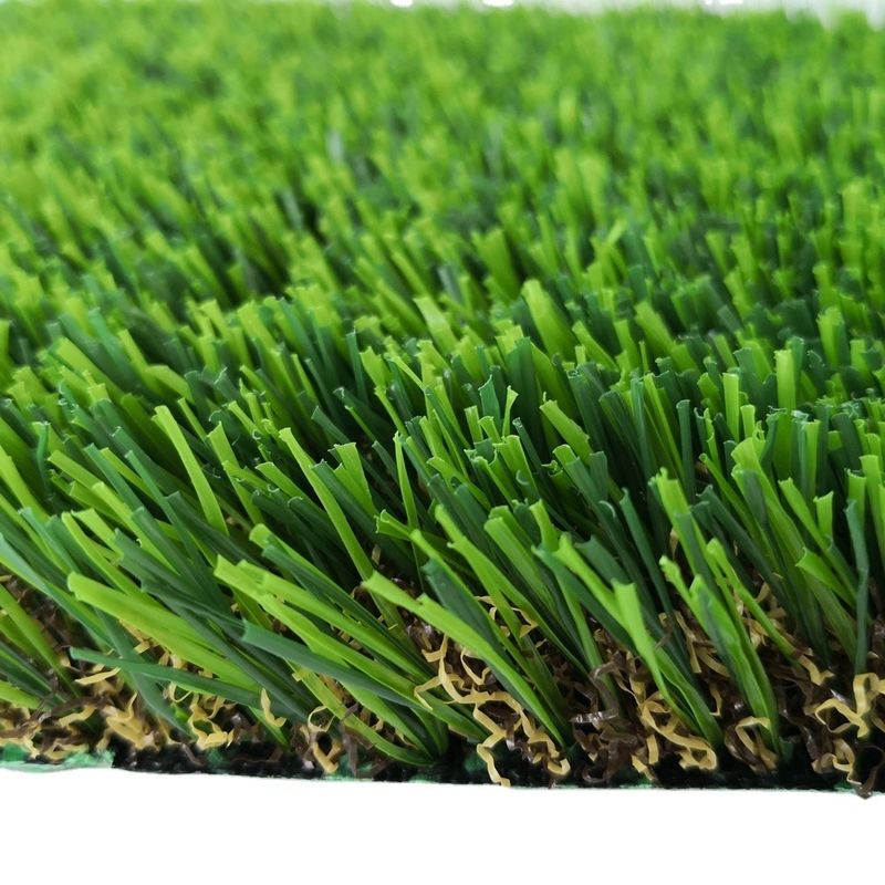 16800 đan/m2 mật độ màu xanh lá cây hình U Cỏ tổng hợp với Dtex cao và màu xanh lá cây